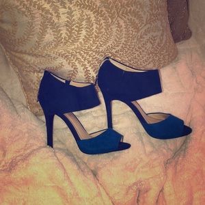 BCBG heels